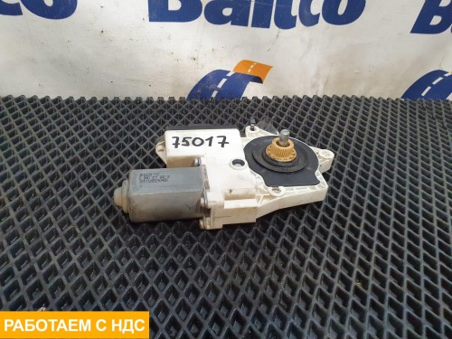 Моторчик стеклоподъемника правый